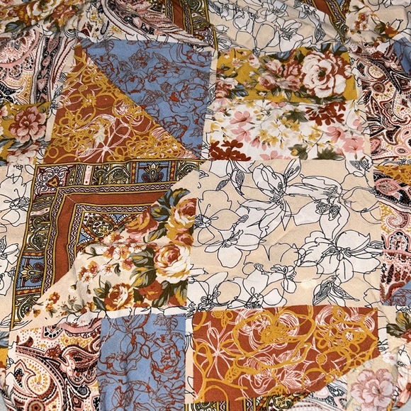 Shop Neighbor by In the beginning patchwork quilt print flowy tunic - Picture 2 of 4